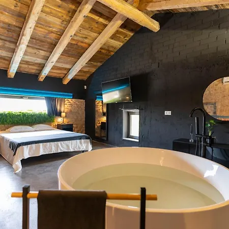 Holiday home Mas Xalmes Camarles